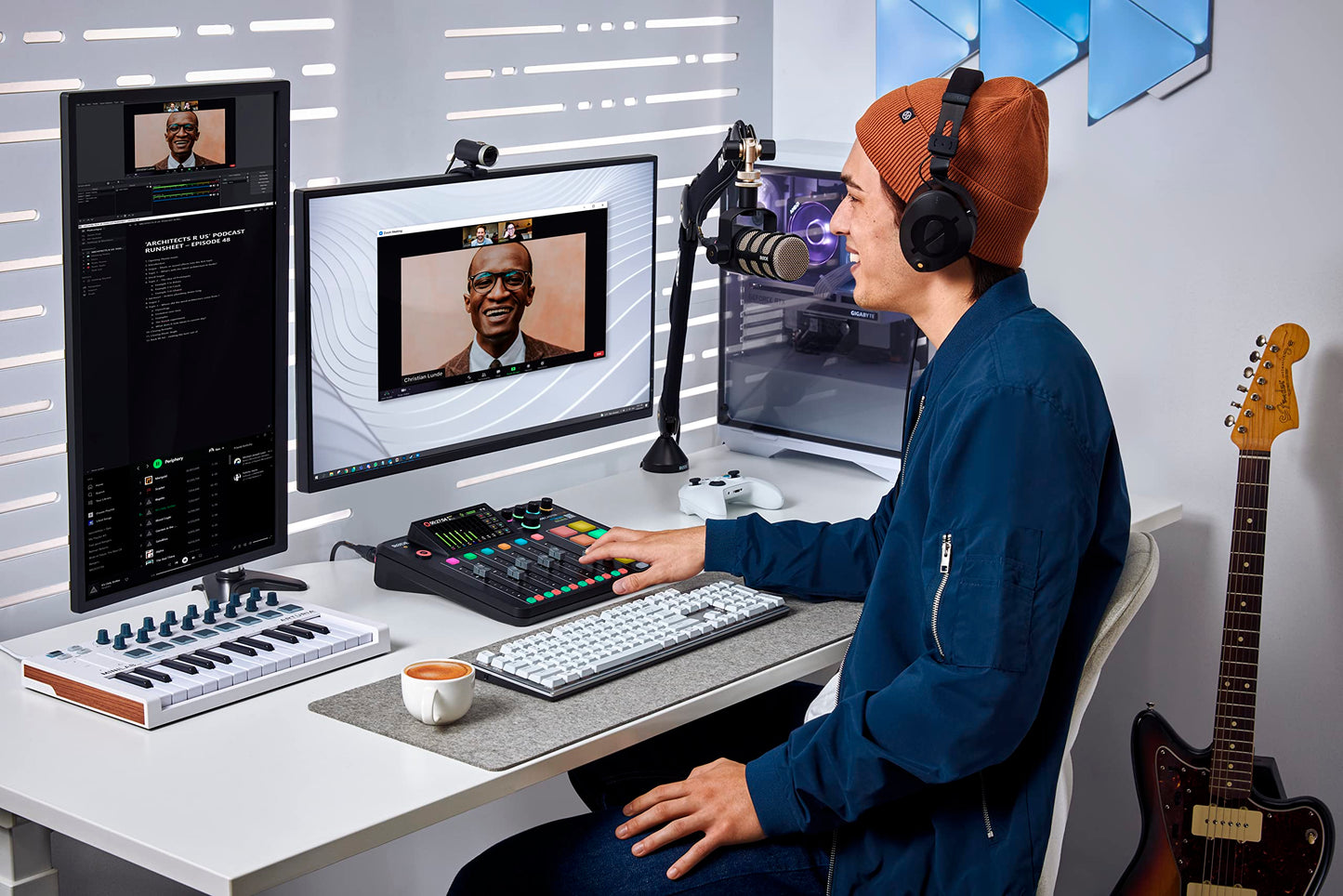 RØDE RØDECaster Pro II All-in-One Production Solution for Podcasting, Streaming, Music Production and Content Creation,Black